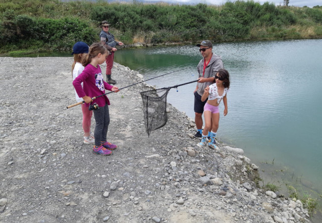 Blog women fishing 1 1024x768
