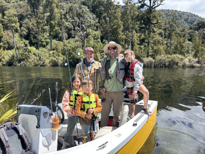 Todd Kennick and the Bax family enjoying the great lake fishng on offer v2.