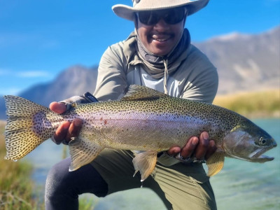 WFR2425 124 Thabelo Khabu with a healthy Rainbow trout