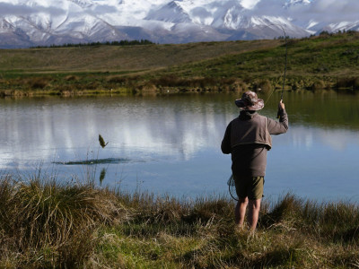 WFR2526.44 Fish on! Glen Currall with his first fish of his season. Credit Jase Van Beers