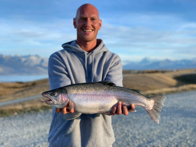 WFR2021.48 Elliot Gilchrist caught this tagged rainbow trout that doubled its weight in just 7 months in the Tekapo Canal