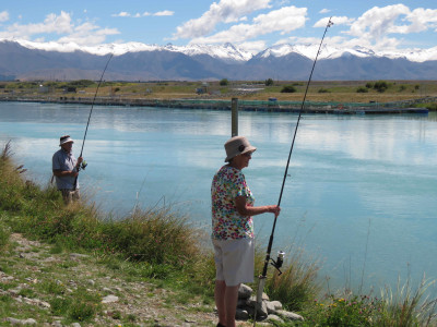 WFR1718.44Ian and Diane Gridley fish the discoloured Ohau C Canal