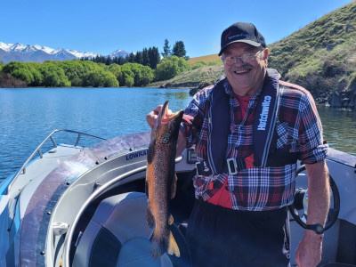 WFR2324.08 Keith Gillespie enjoying a stunning mid week day at Lake Opuha Photo by R Adams