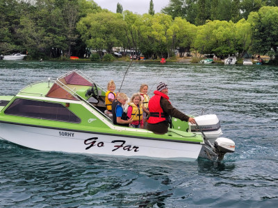 WFR2324.47 The Thelning Family out fishing on Lake Aviemore Photo by Rhys Adams