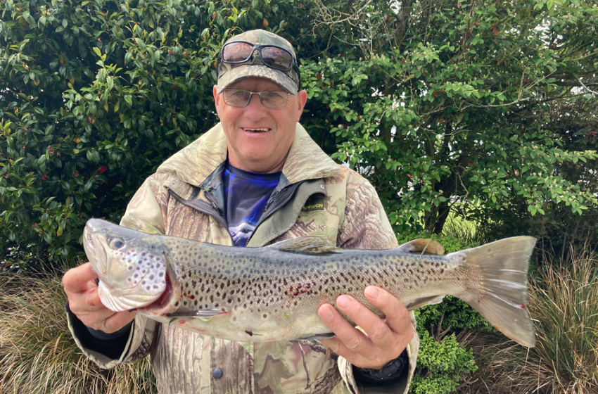 Fishing competitions in double hook-up for kids and science