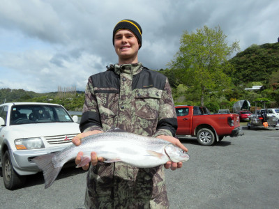 Opening Oct 2018 Brent George with a solid rainbow from Lake Tarawera2.