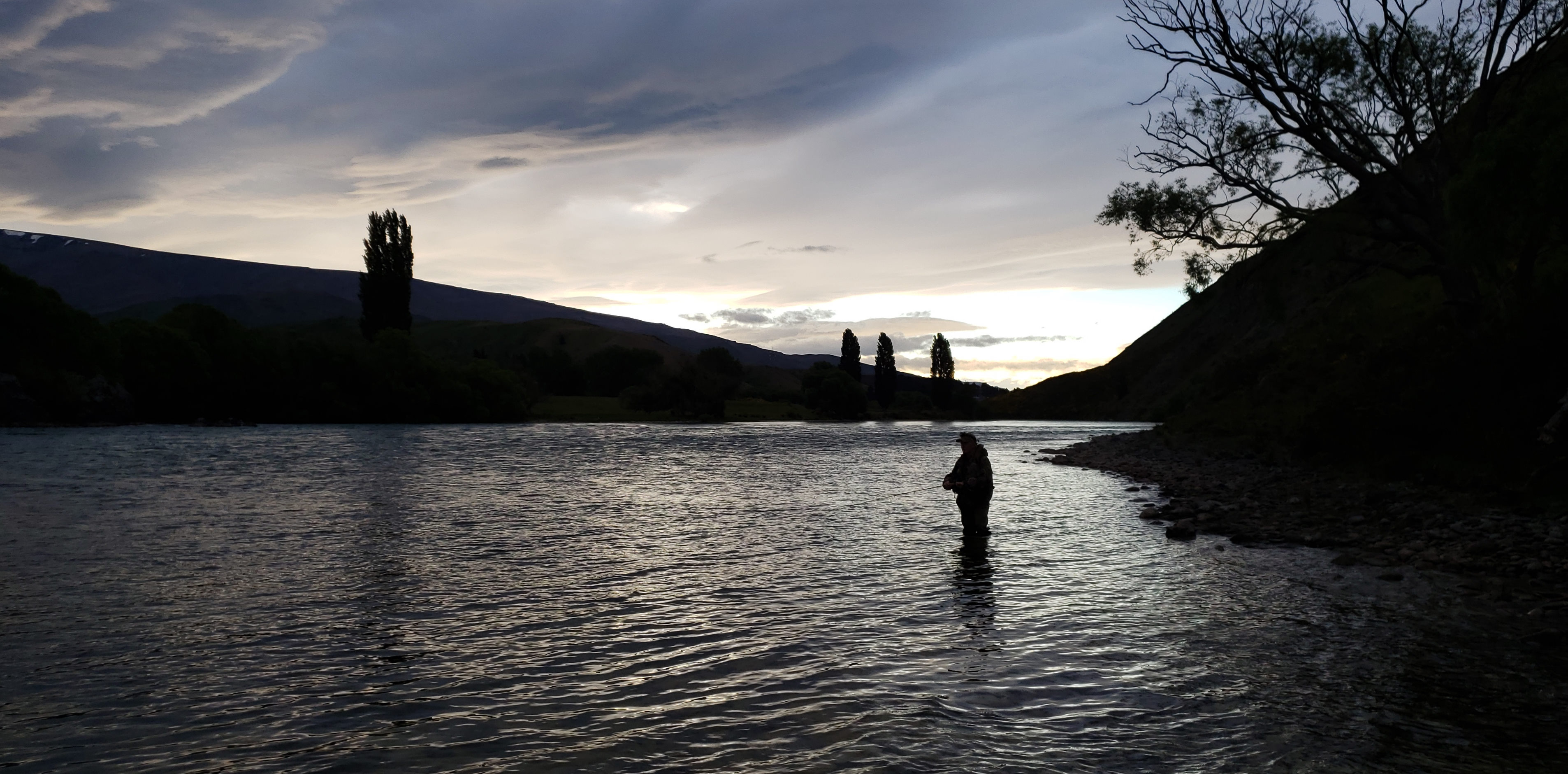 RL Dec CSI 1The sun sets on the Waitaki River before the night fishing begins Credit R Adams