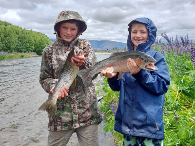 WFR2122.22 Finn Stevens left and Lincoln Skeats out there doing it in the CSI Region credit H Stevens