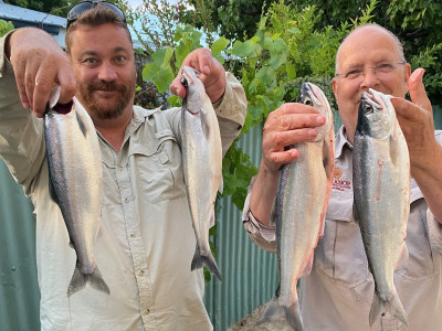 RLcsiJAN1 Glenn Faust and Jim Tritschler with their Lake Benmore sockeye salmon pic by Howard Lewis