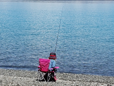 RL JAN CSI 1 Quick tip take it easy while bait fishing on a beach at scenic glacial Waitaki lake