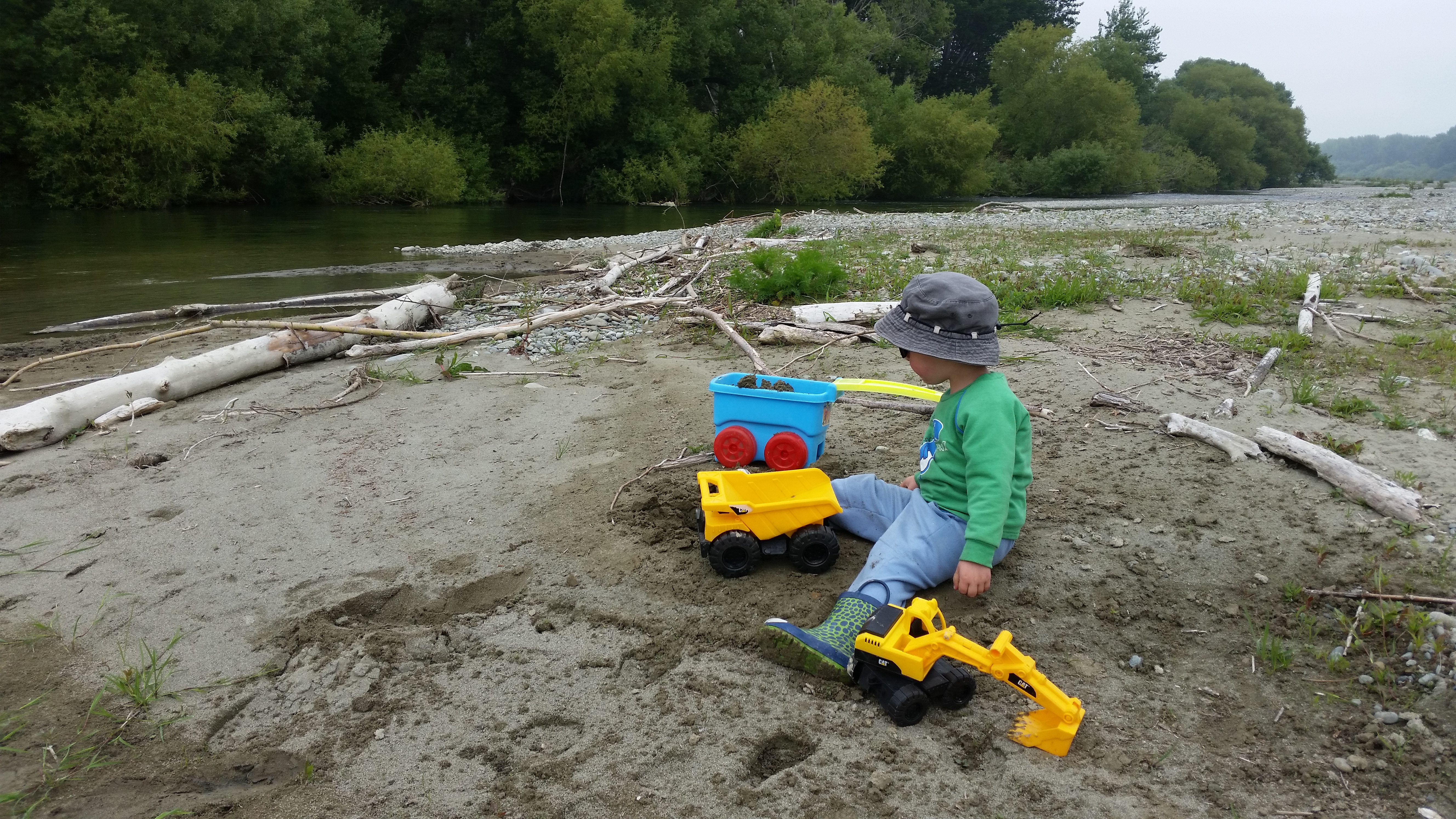 WFR1718.31break up the outing with some non fishing fun