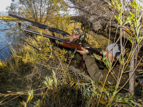 BBcsiMAY1 Cohan Ryder and Thomas Gornall hunting near Twizel on Opening Day credit Rhys Adams 1 copy